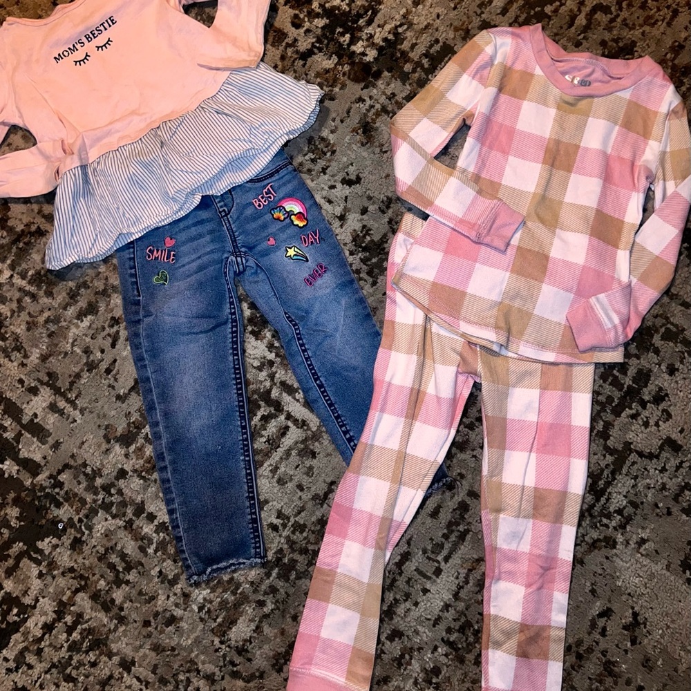 Girls 4T bundle - Picture 3 of 4